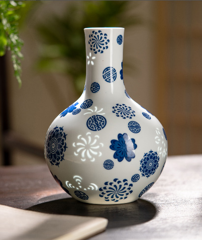 Jingdezhen Porcelain 80-Piece Celestial Globe Vase - Set